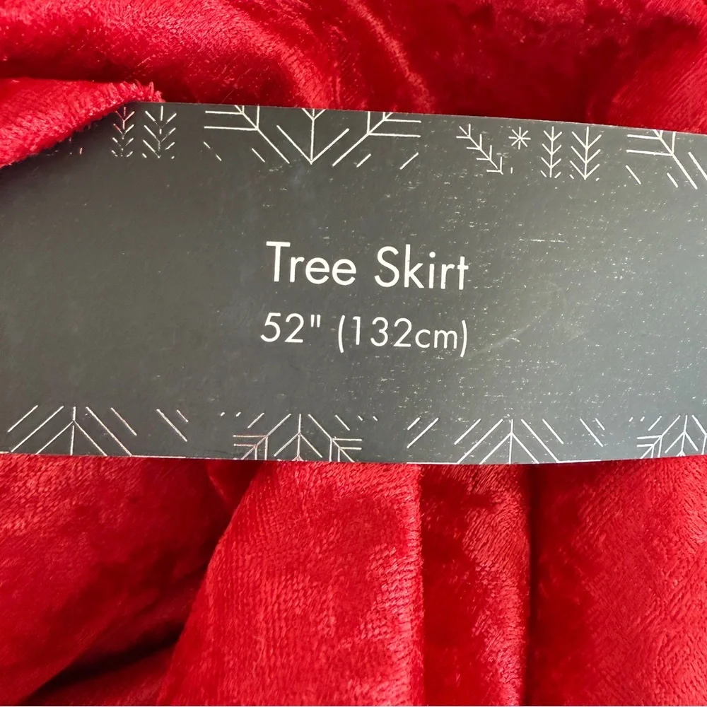 Tahari Red With Gold Sequins Detail  52” Tree Skirt New with Tags